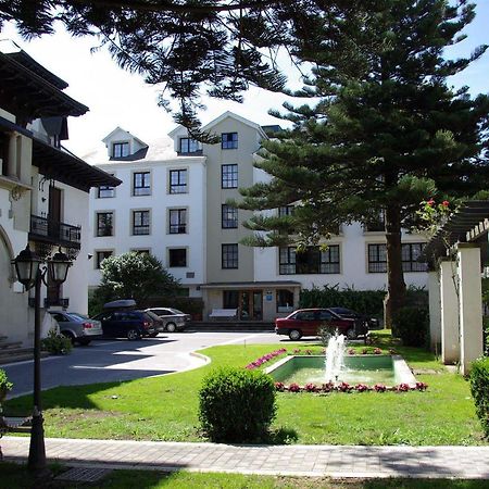 Hotel Y Apartamentos Arias Navia Kültér fotó