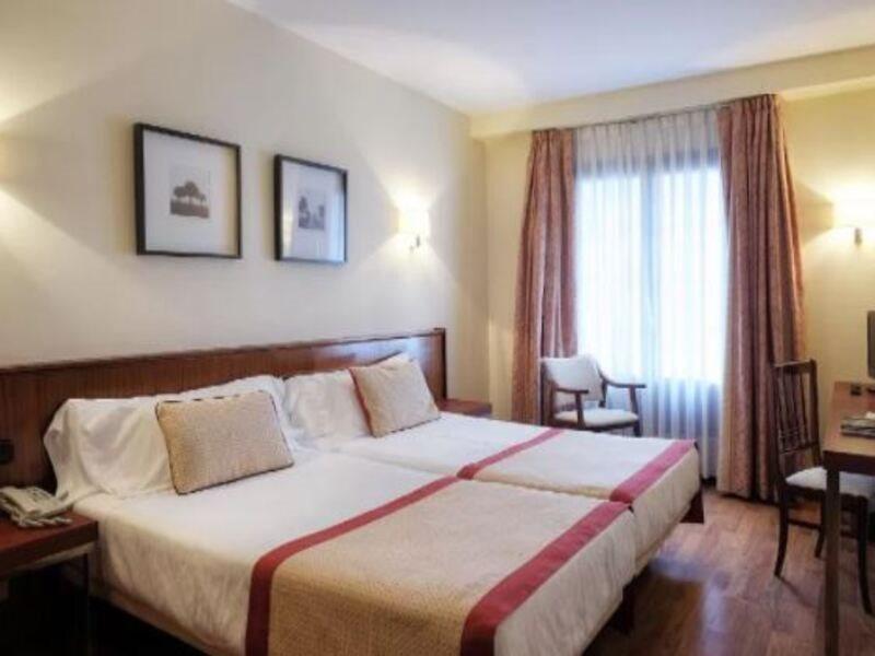Hotel Y Apartamentos Arias Navia Kültér fotó