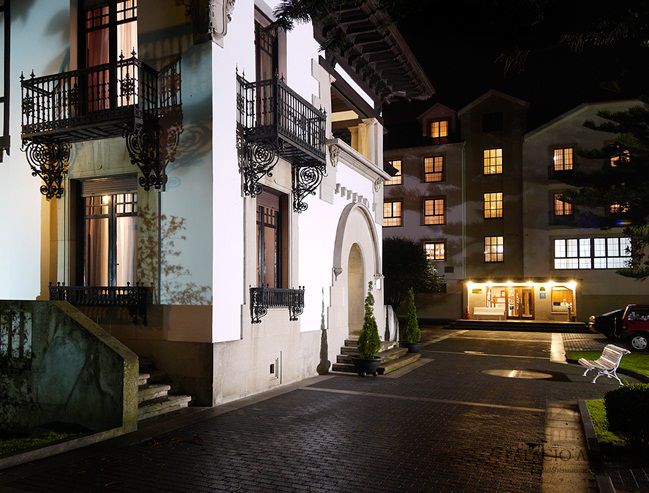 Hotel Y Apartamentos Arias Navia Kültér fotó