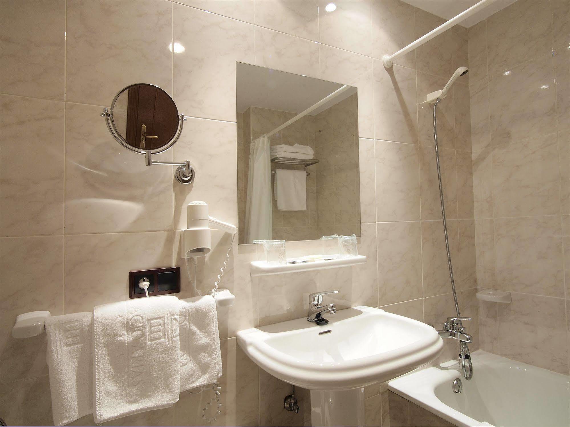 Hotel Y Apartamentos Arias Navia Szoba fotó