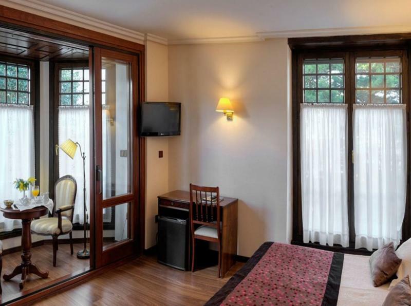 Hotel Y Apartamentos Arias Navia Kültér fotó